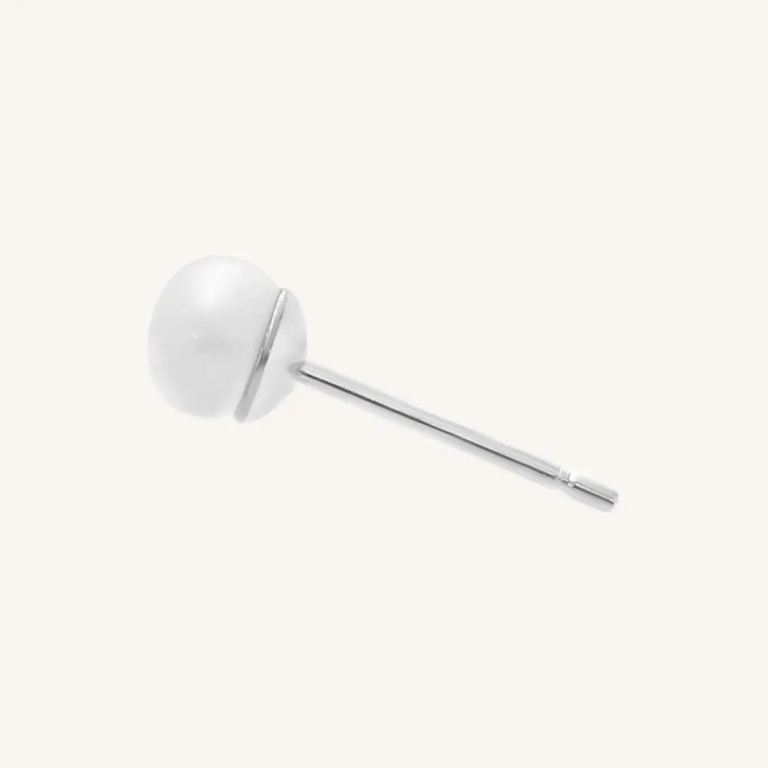 Lulu Pearl Studs 4mm