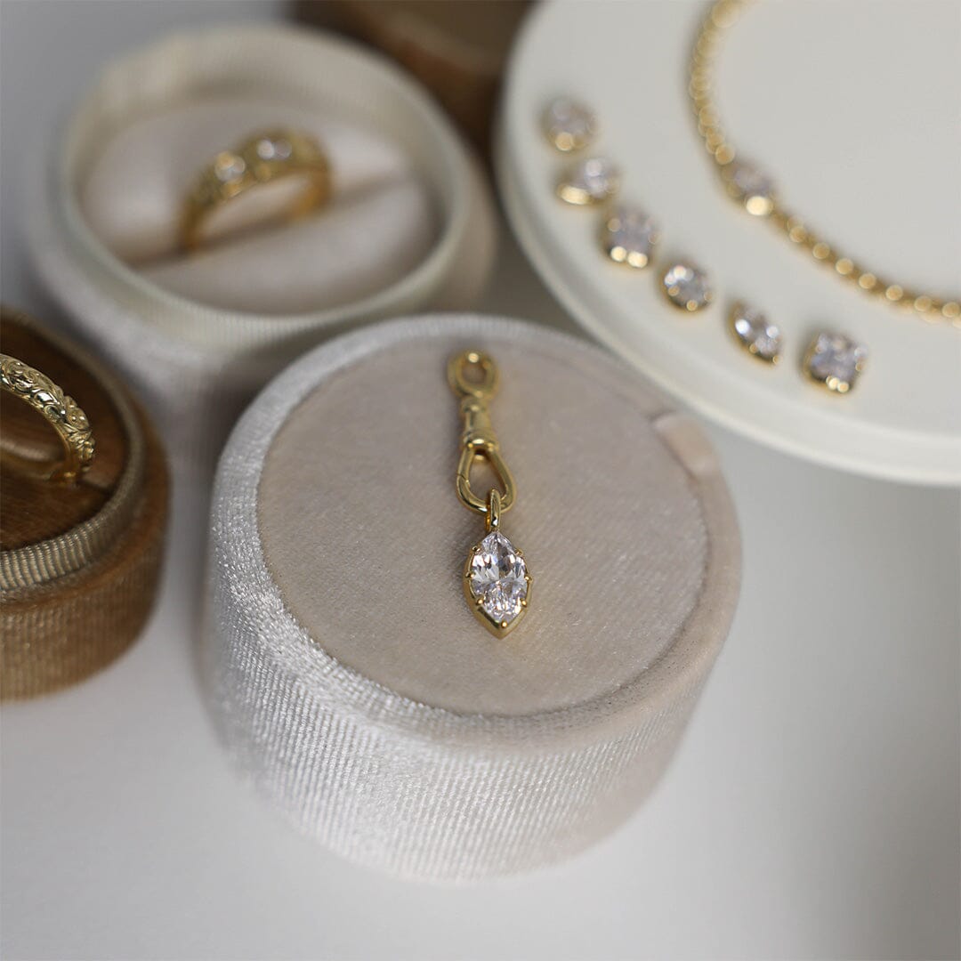 Vera Pendant