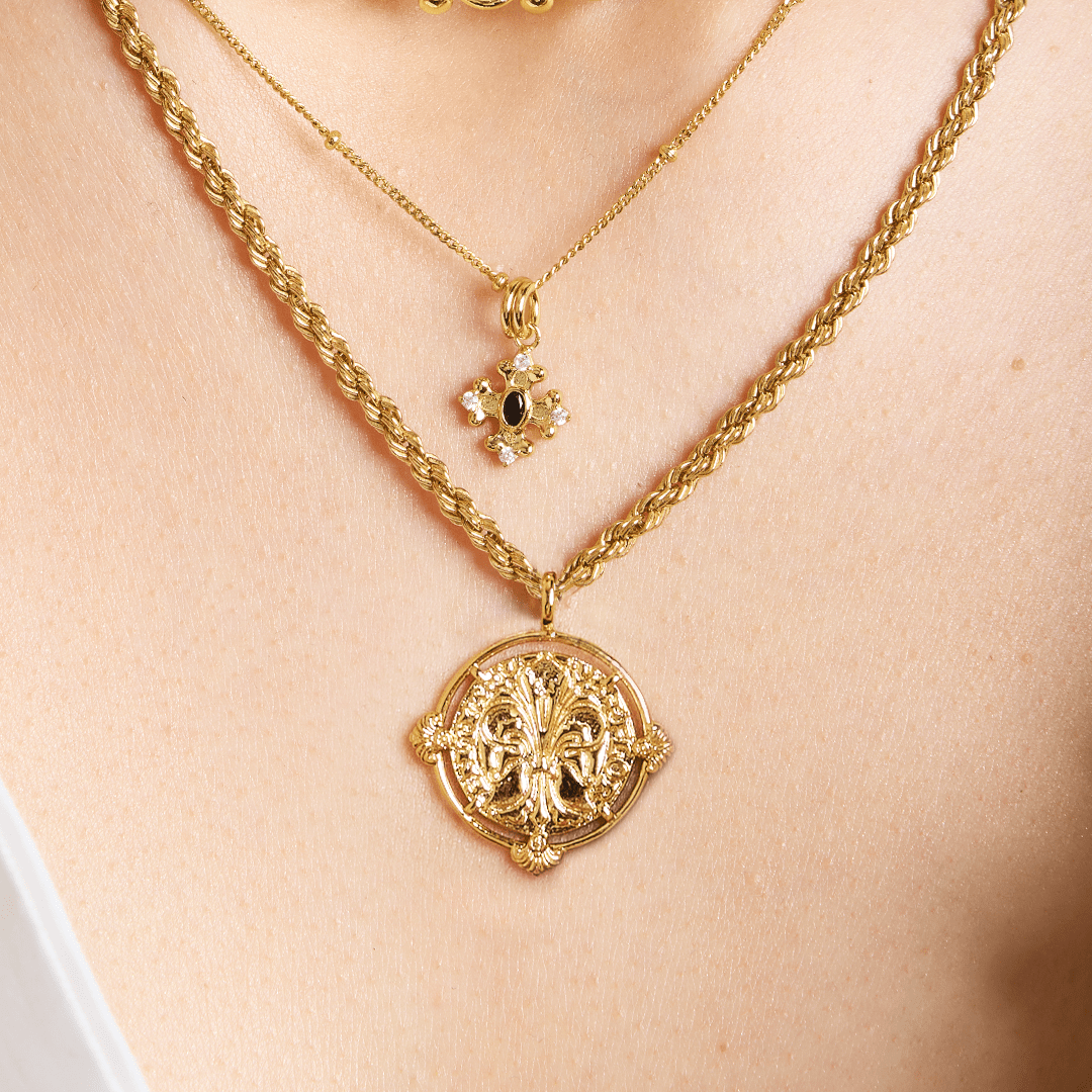 Versailles Pendant