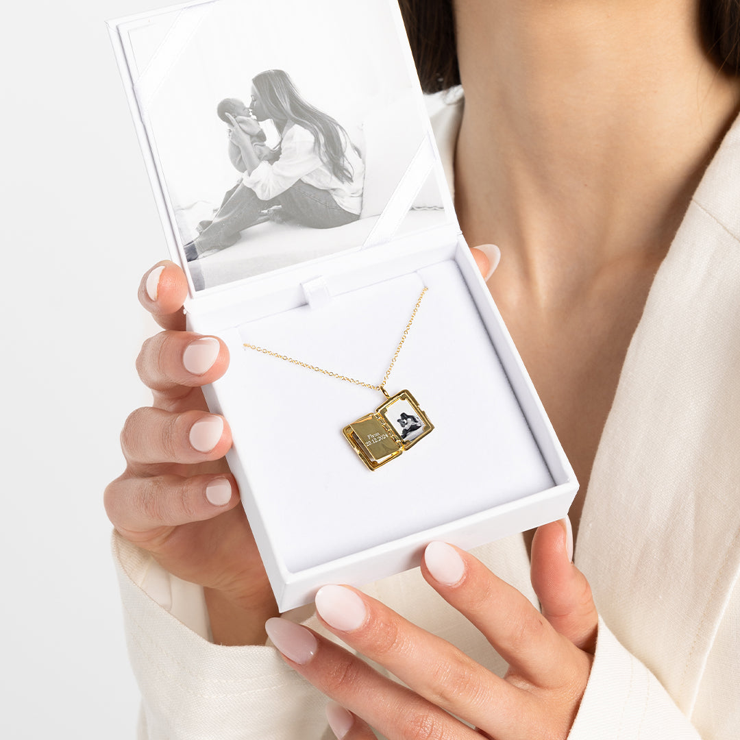 Etch Engraved Story Photo Locket Necklace