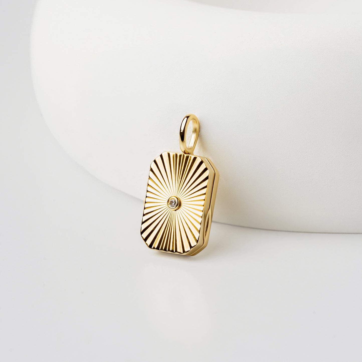 Amata Bevel Photo Locket Necklace