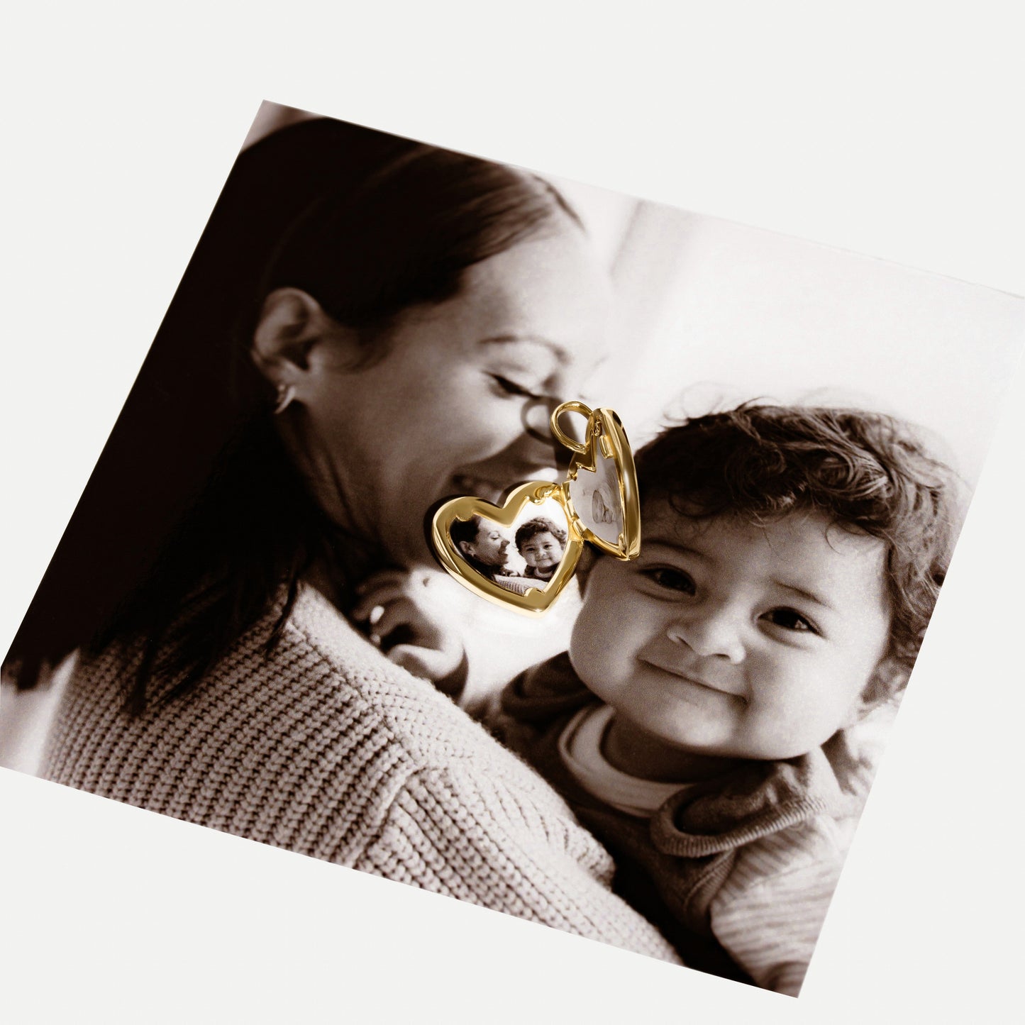 Amata Heart Photo Locket